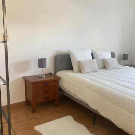 別荘 Spacious House In With Private Patio & Bbq *