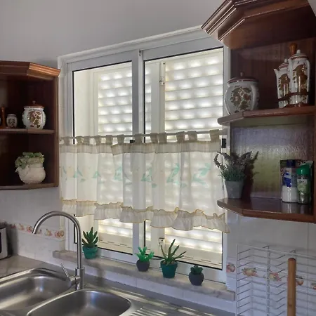 Spacious House In With Private Patio & Bbq * サグレス
