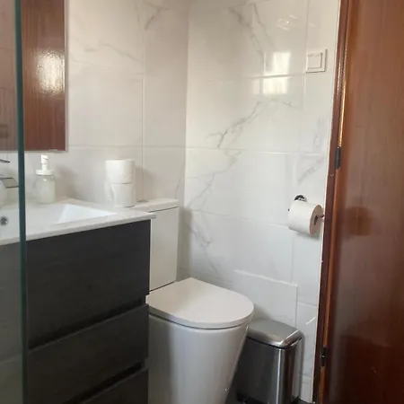 Spacious House In With Private Patio & Bbq Hébergement de vacances
