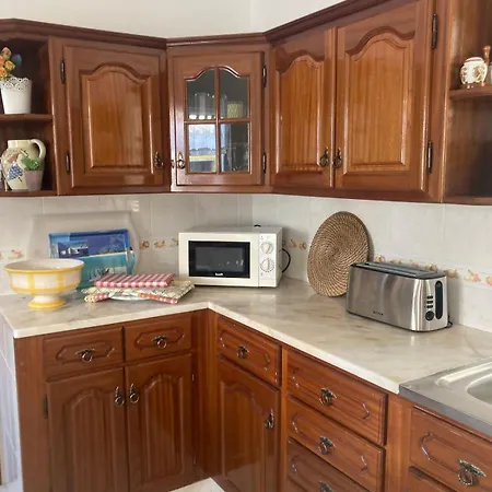別荘 Spacious House In With Private Patio & Bbq