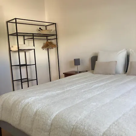 Spacious House In With Private Patio & Bbq Hébergement de vacances