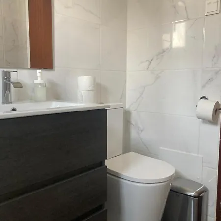 Spacious House In With Private Patio & Bbq Hébergement de vacances