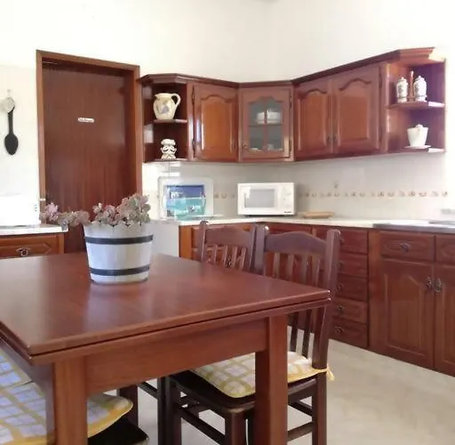 Spacious House In Sagres With Private Patio & Bbq *