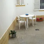 Сasa de vacaciones Spacious House In With Private Patio & Bbq