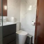 Spacious House In With Private Patio & Bbq Hébergement de vacances