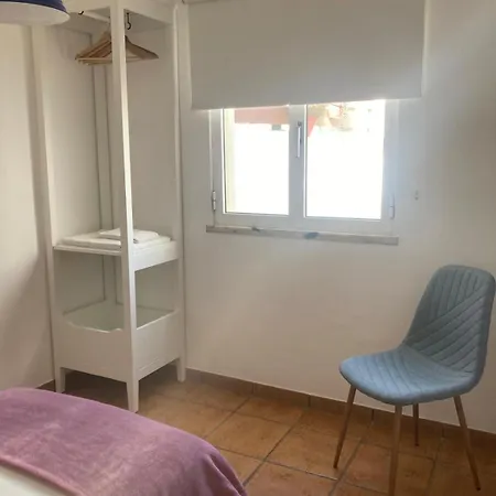 Spacious House In With Private Patio & Bbq