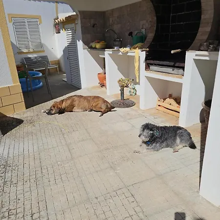 Spacious House In With Private Patio & Bbq * Sagres