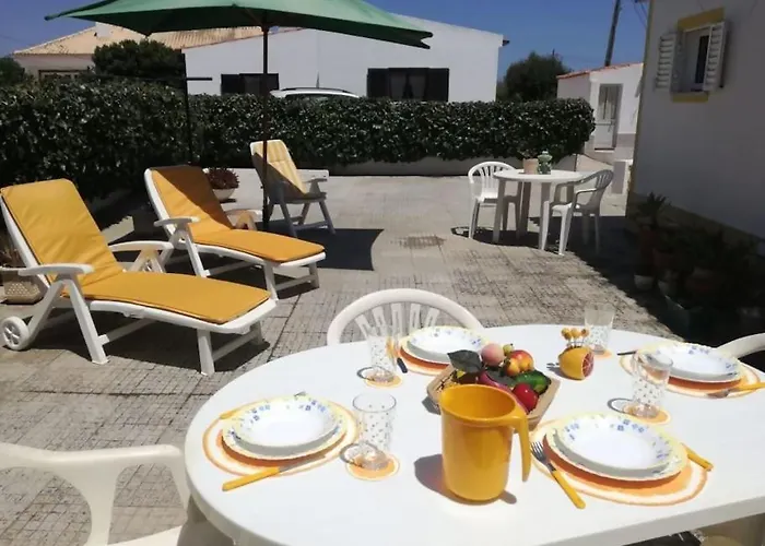 Dom wakacyjny Spacious House In Sagres With Private Patio & Bbq *
